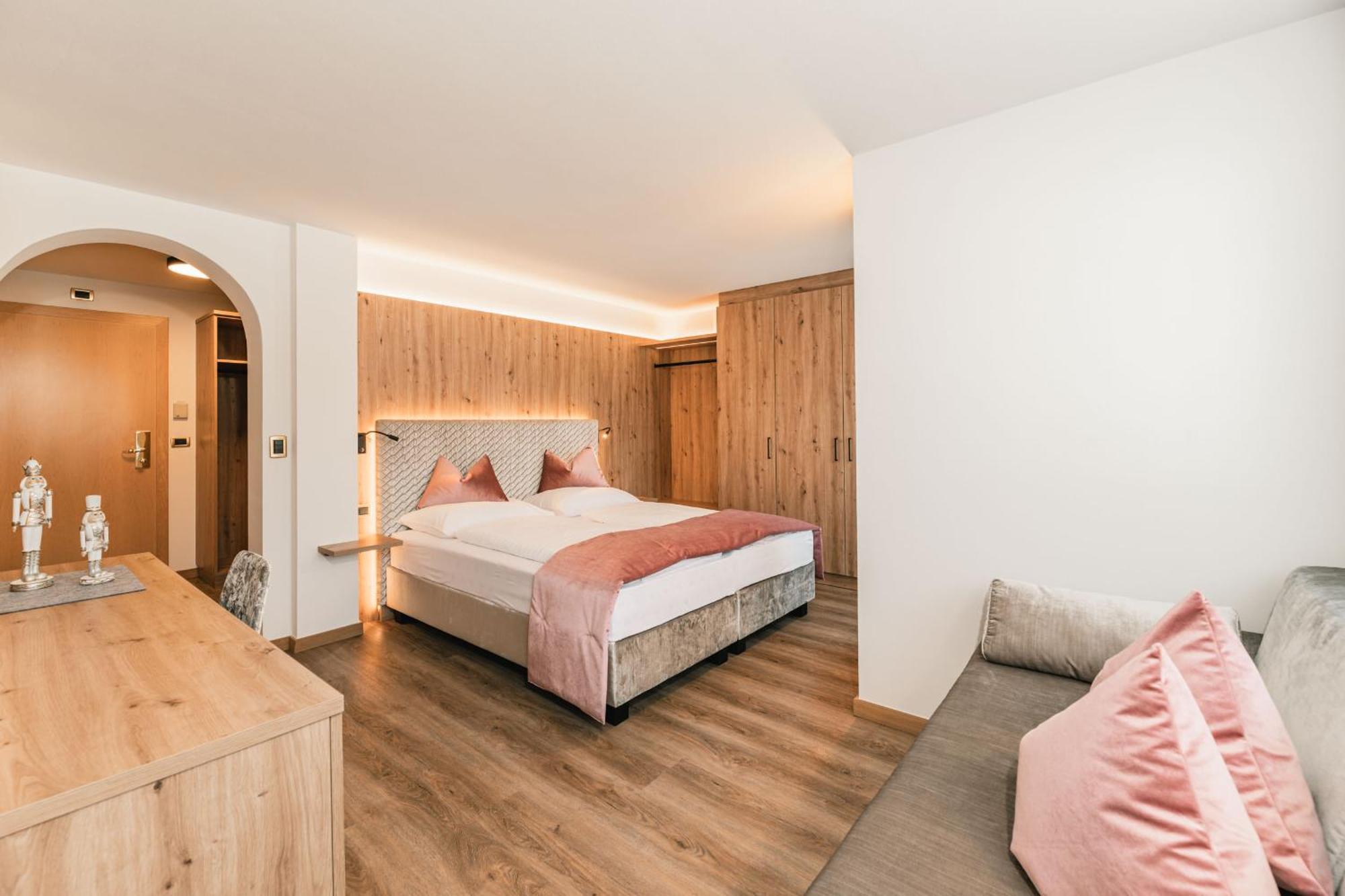 Garni Hotel Miara - Your Dolomites Home Selva di Val Gardena Exterior foto